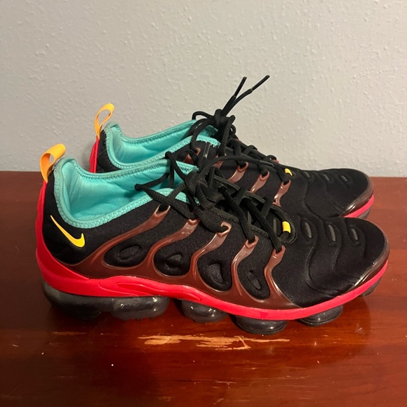 Nike Black and Red Athletic Shoes with Teal Lining Vapormax Plus - Picture 3 of 8